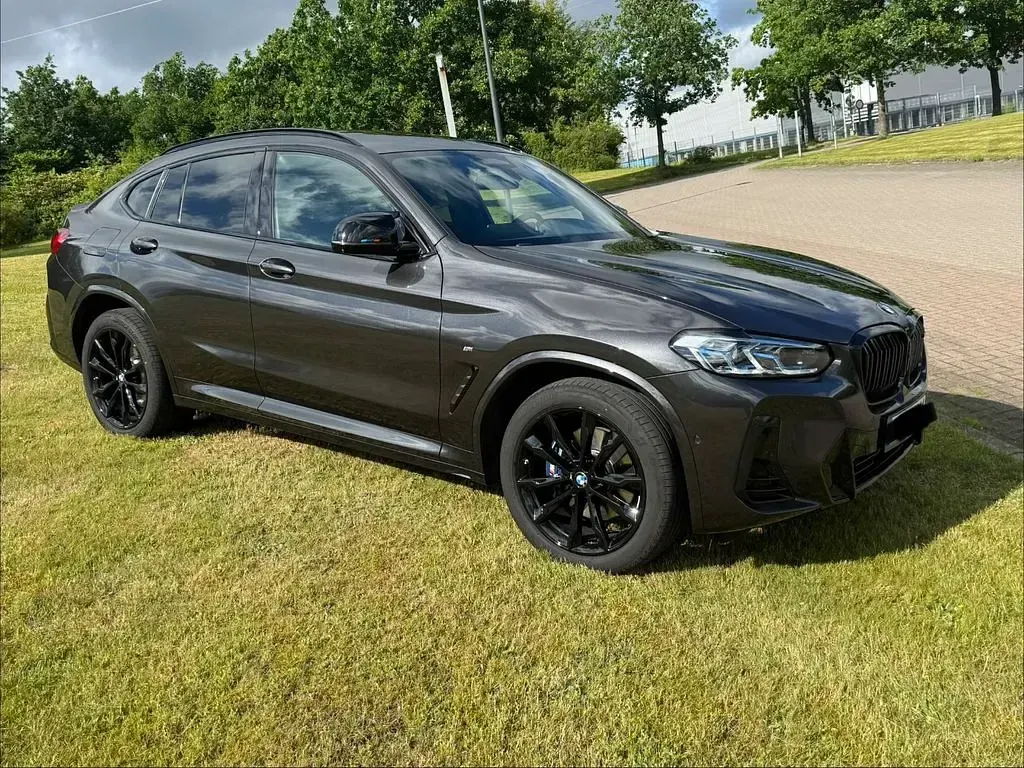 Gebraucht BMW X4 M Sport 360 PS (264 kW) 2024 Schwarz SUV