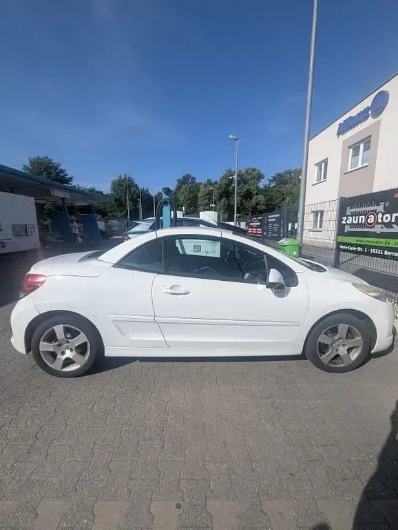 Gebraucht Peugeot 207 CC Premium 120 PS (88 kW) 2010 Weiß Cabrio