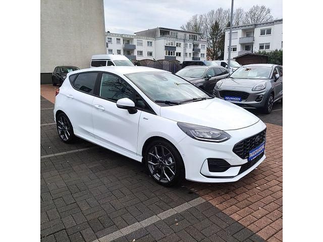 Gebraucht Ford Fiesta ST-Line 101 PS (74 kW) 2023 Frozen white (metallic) Kleinwagen