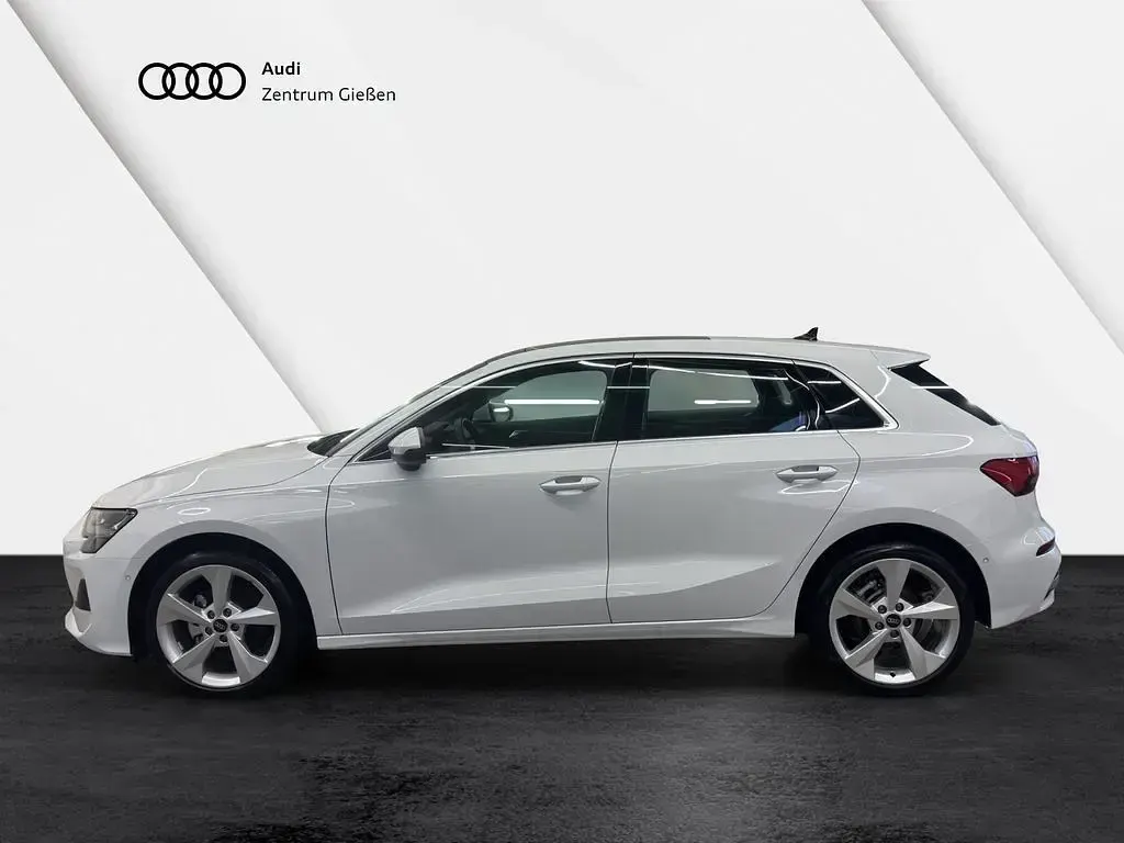 Second-hand Audi A3 Advanced 116 CP (85 kW) 2025 Alb Berlinǎ