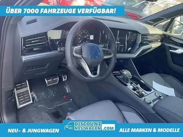 Grenadill schwarz metallic Neu 2025 VW Touareg R-line SUV | 81.295 € (Fairer Preis) - Bild 1/2