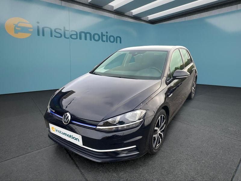 Schwarz Gebraucht 2019 VW Golf VII Kleinwagen | 15.099 € (Fairer Preis) - Bild 1/4