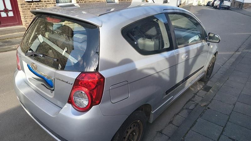 Gebraucht Chevrolet Aveo LT 101 PS (74 kW) 2010 Silber Limousine