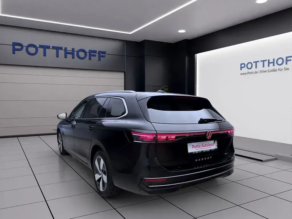 Gebraucht VW Passat Elegance 193 PS (141 kW) 2025 Grenadillschwarz metallic Kombi