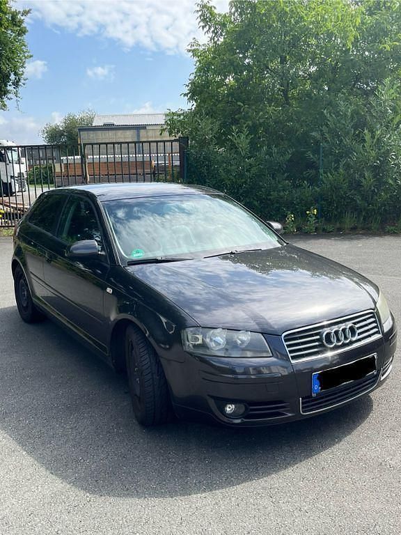 Grau Gebraucht 2004 Audi A3 Performance Limousine | 800 € (Superpreis) - Bild 1/4