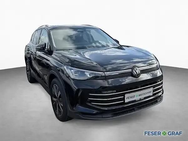Neu VW Tiguan 150 PS (110 kW) 2026 Grenadillschwarz metallic SUV