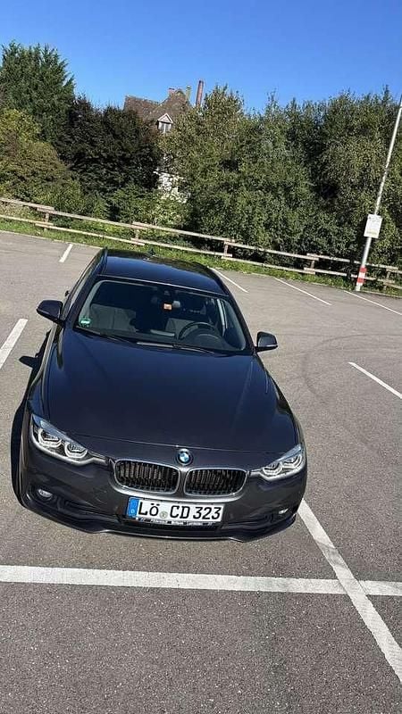 Gebraucht BMW 320 Advantage 190 PS (139 kW) 2019 Grau Kombi