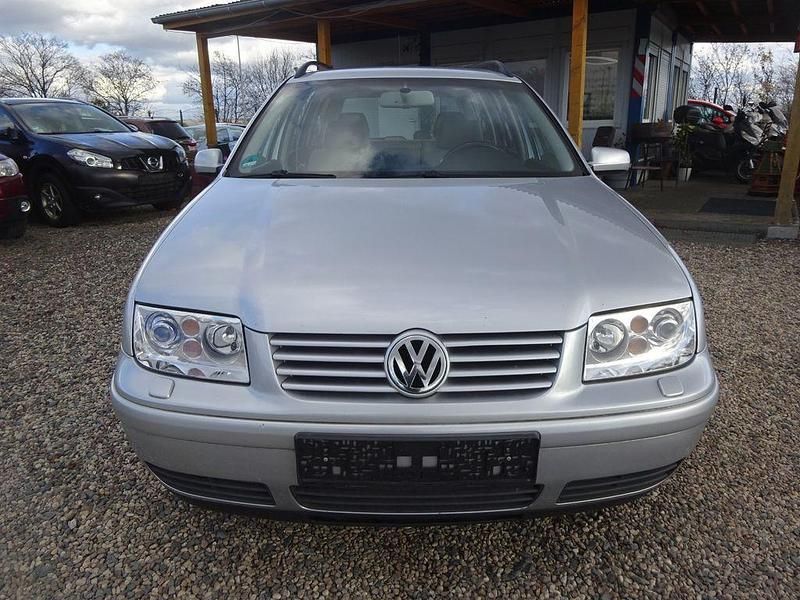 Gebraucht VW Bora Highline 131 PS (96 kW) 2004 Grau Limousine