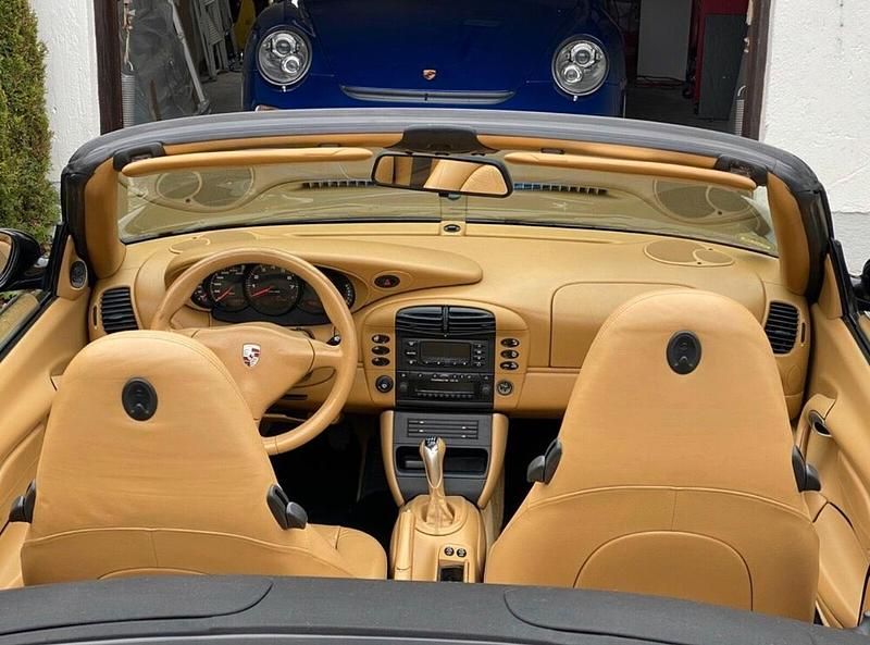 Second-hand Porsche 996 300 CP (220 kW) 2001 Negru Cabrio