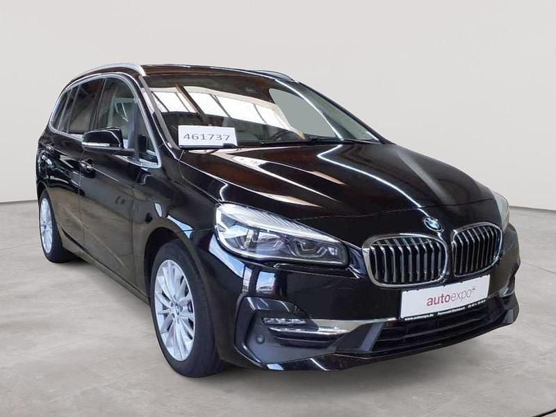 Schwarz uni Gebraucht 2021 BMW 218 Gran Tourer Luxury Line Van / Kleinbus | 21.890 € (Fairer Preis) - Bild 1/4