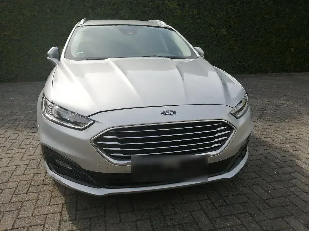 Gebraucht Ford Mondeo 120 PS (88 kW) 2019 Silber Kombi