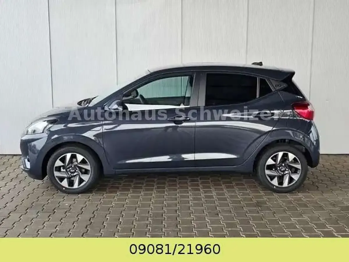 Neu Hyundai i10 Premium 79 PS (58 kW) 2025 Grau Kleinwagen