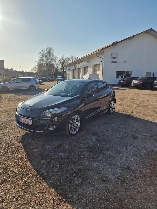 Gebraucht Renault Mégane III Bose Edition 131 PS (96 kW) 2012 Schwarz Kleinwagen