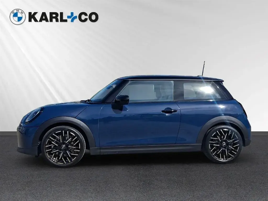 Używany Mini Cooper 114 kW (156 KM) 2025 Niebieski Hatchback