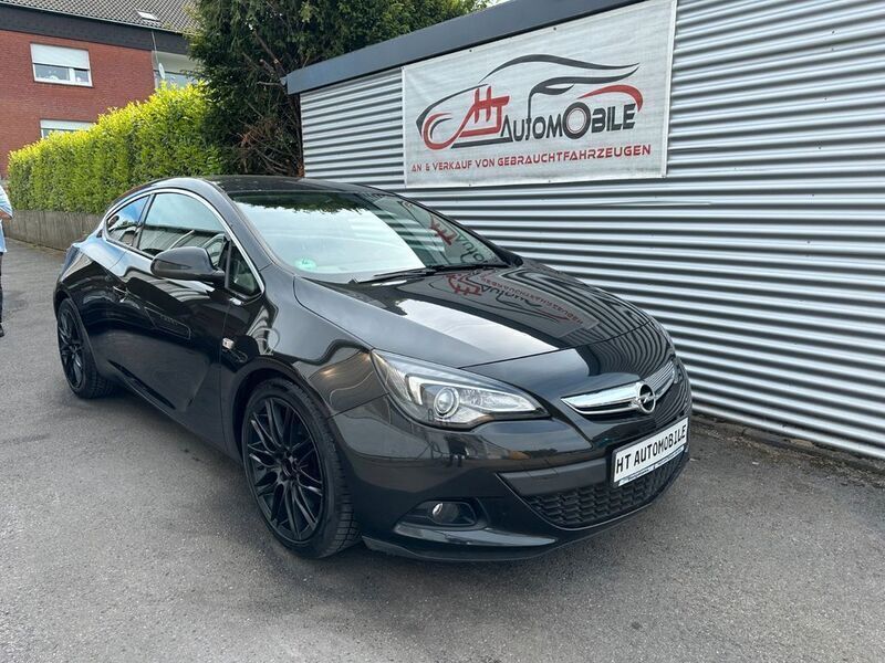 Schwarz Gebraucht 2011 Opel Astra GTC Limousine | 7.999 € (Etwas zu teuer) - Bild 1/4