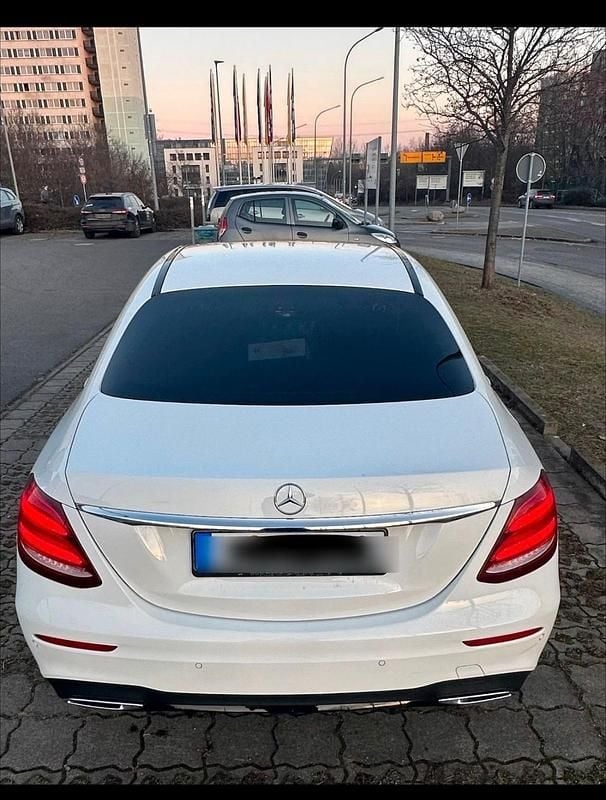 Gebraucht Mercedes E200 AMG line 150 PS (110 kW) 2017 Weiß Limousine