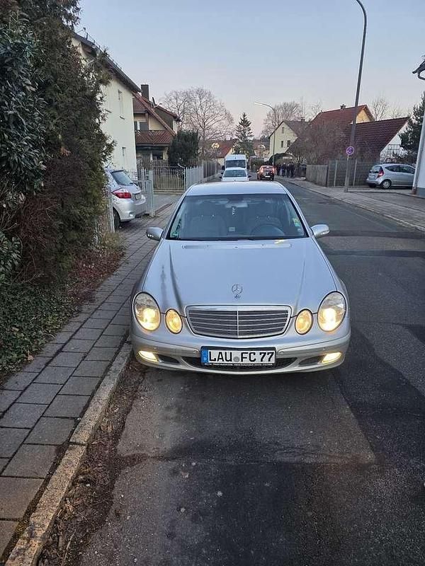 Gebraucht Mercedes E200 Classic 122 PS (89 kW) 2005 Limousine