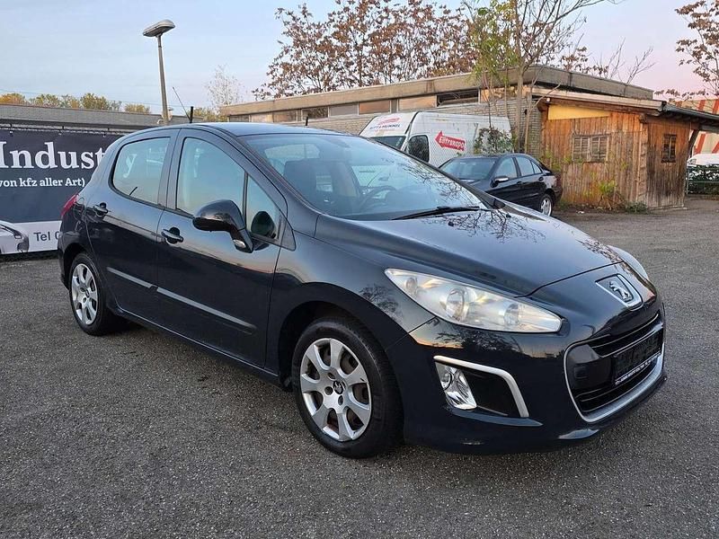 Gebraucht Peugeot 308 Active 111 PS (81 kW) 2012 Blau Limousine