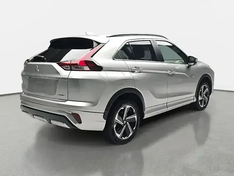 Second-hand Mitsubishi Eclipse Cross Select 188 CP (138 kW) 2025 Argintiu SUV