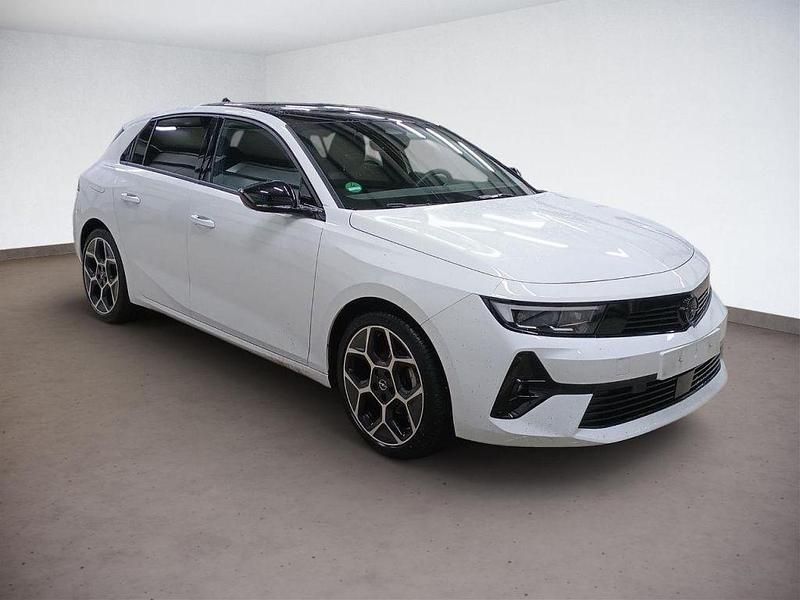 Arktisweiß Gebraucht 2024 Opel Astra Ultimate Limousine | 26.490 € (Fairer Preis) - Bild 1/4