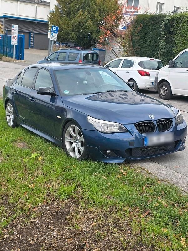 Blau Gebraucht 2005 BMW 545 Basis Limousine | 8.400 € (Fairer Preis) - Bild 1/4