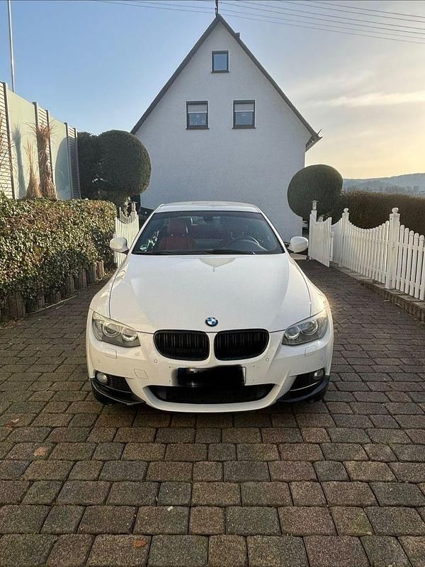 Gebraucht BMW 330 M Sport 245 PS (180 kW) 2011 Weiß Coupé