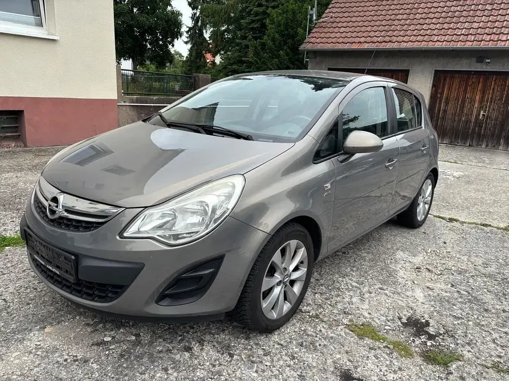 Gebraucht Opel Corsa Active 69 PS (50 kW) 2013 Grau Kleinwagen