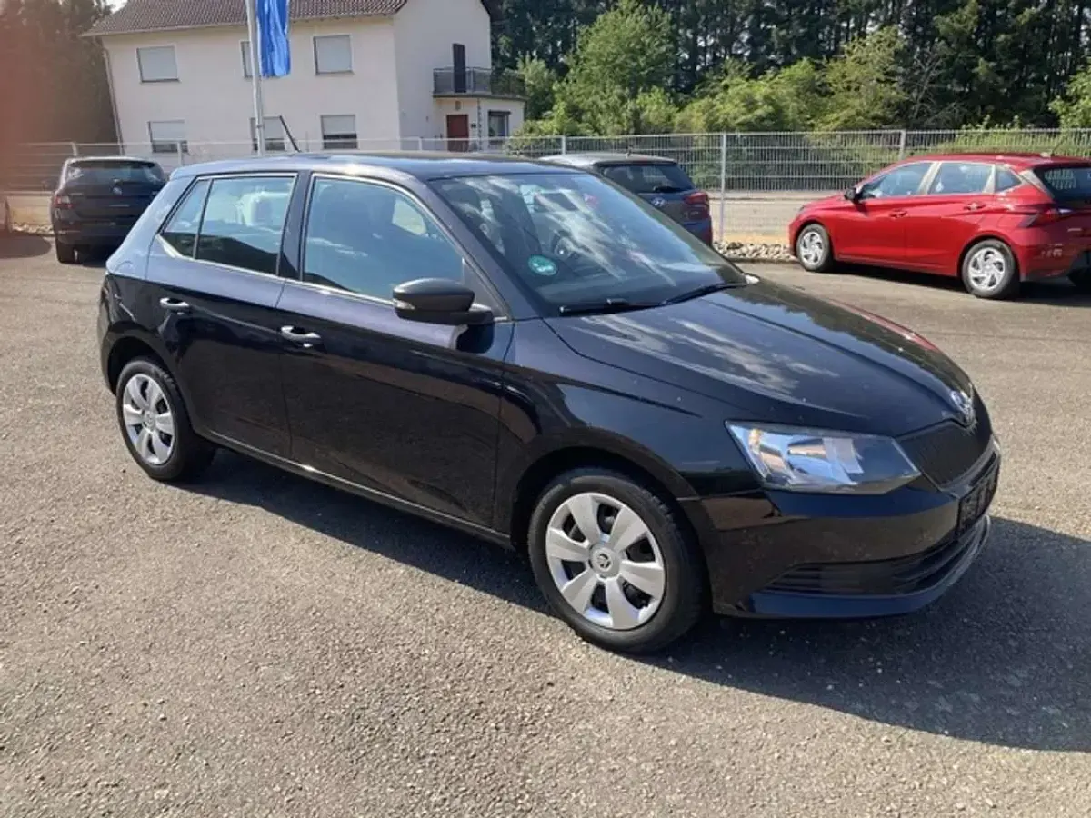 Gebraucht Skoda Fabia Active 60 PS (44 kW) 2016 Schwarz Limousine