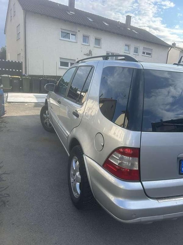 Gebraucht 2004 Mercedes ML270 SUV | 3.900 € (Etwas zu teuer) - Bild 1/4