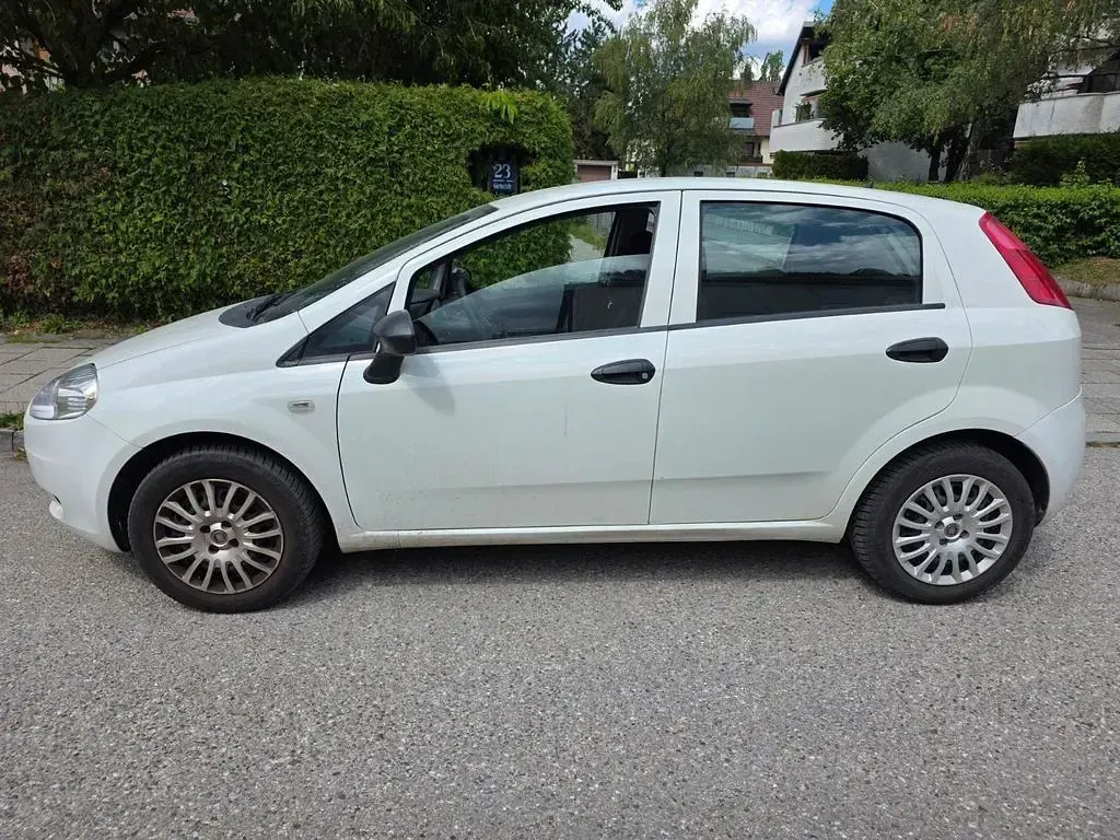 Gebraucht Fiat Punto 69 PS (50 kW) 2013 Weiß Kleinwagen