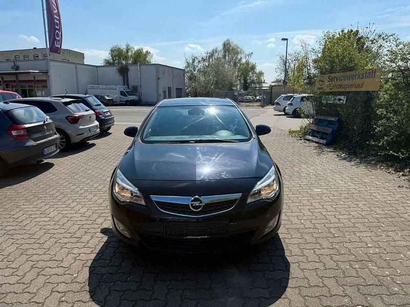 Gebraucht Opel Astra Design Edition 116 PS (85 kW) 2011 Schwarz Limousine