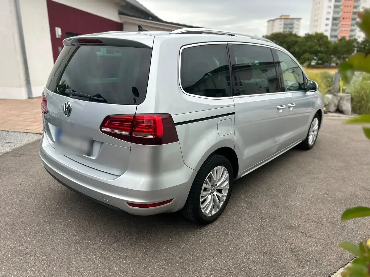 Gebraucht VW Sharan Comfortline 150 PS (110 kW) 2017 Silber Van / Kleinbus