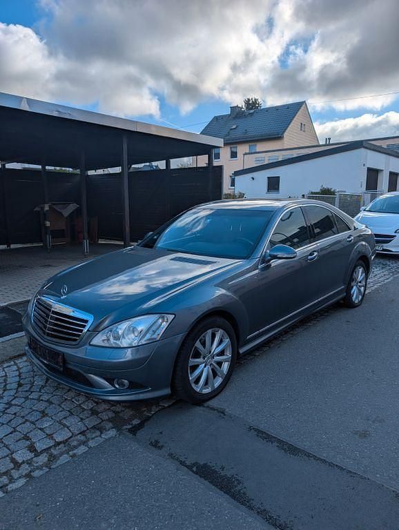 Grau Gebraucht 2009 Mercedes S320 Limousine | 7.100 € (Fairer Preis) - Bild 1/4