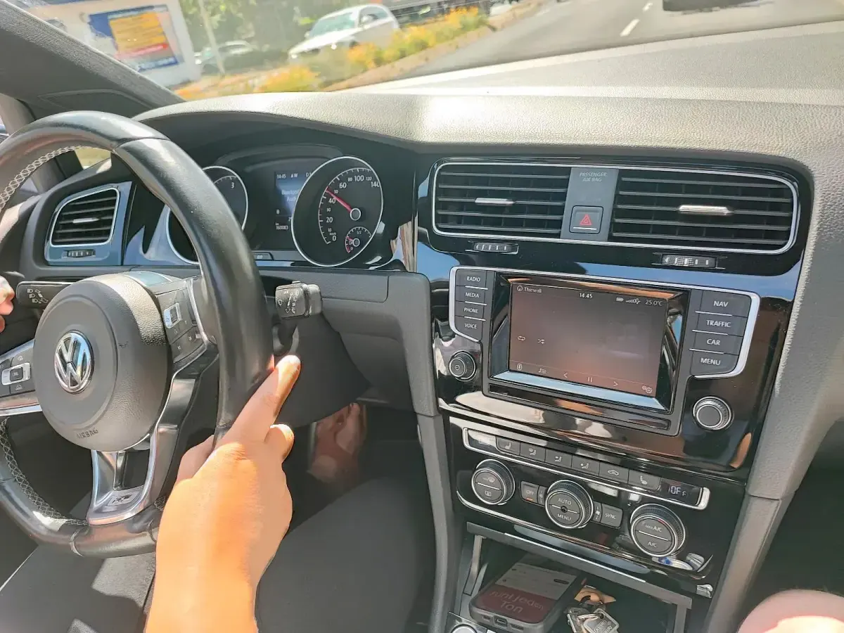 Second-hand VW Golf VII 150 CP (110 kW) 2015 Albastru Break