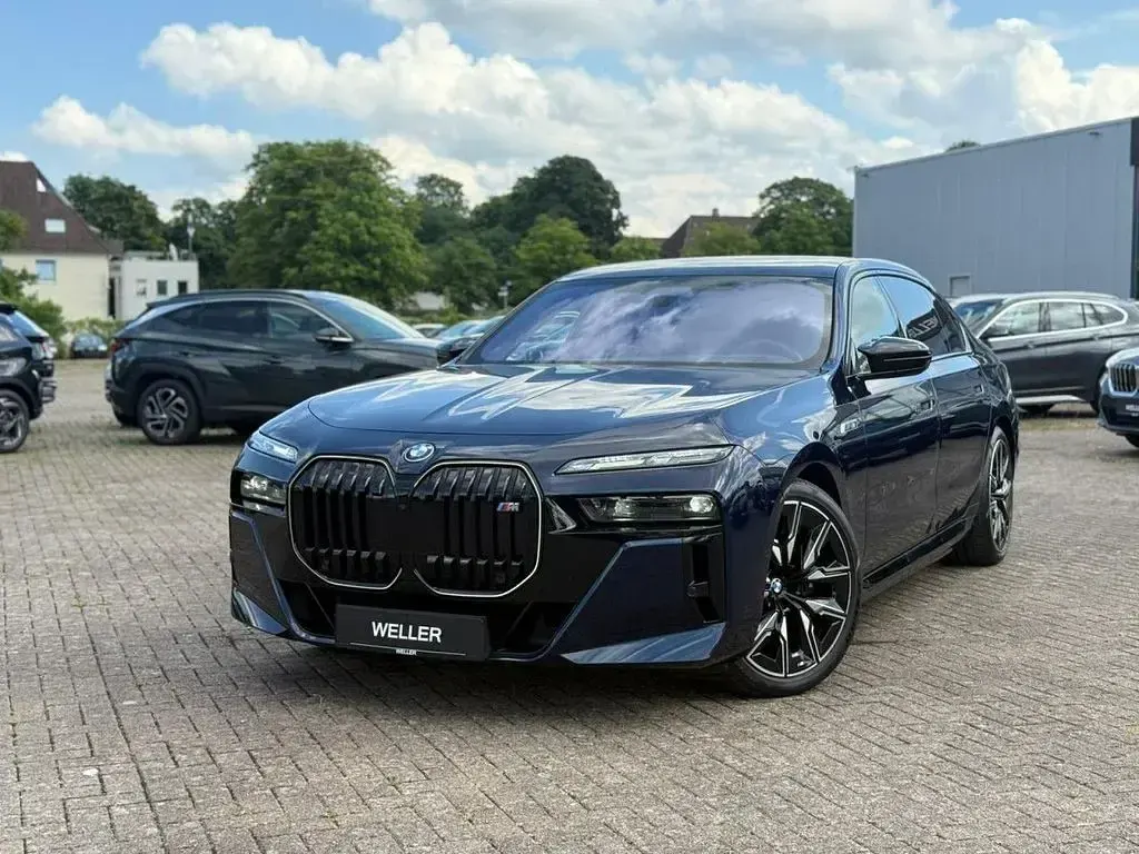 Gebraucht BMW i7 Comfort Edition 484 kW (659 PS) 2025 Tansanitblau ii (blau) Limousine