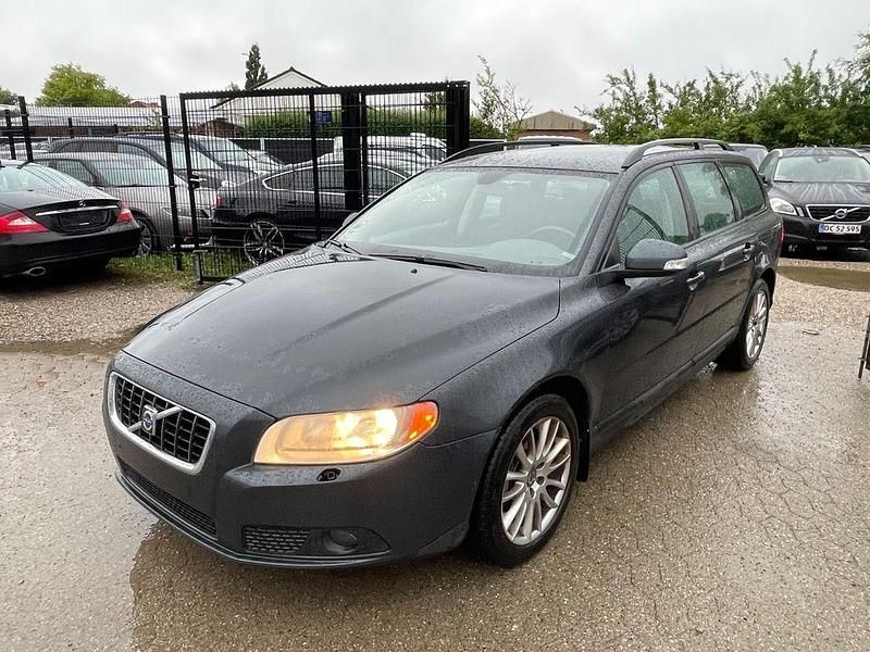 Grau Gebraucht 2009 Volvo V70 Kombi | 2.600 € (Fairer Preis) - Bild 1/4