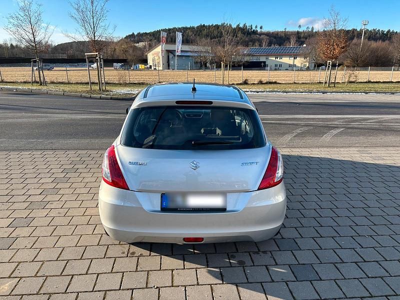 Gebraucht Suzuki Swift 94 PS (69 kW) 2012 Grau Kleinwagen