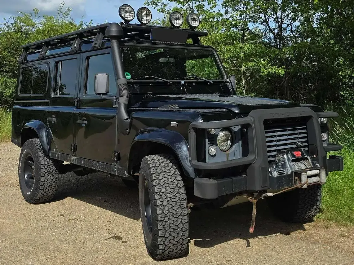Gebraucht Land Rover Defender SE 122 PS (89 kW) 2005 Schwarz Kombi