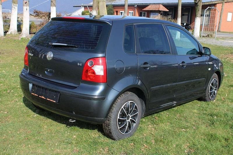 Gebraucht VW Polo Basis 64 PS (47 kW) 2002 Grau Limousine