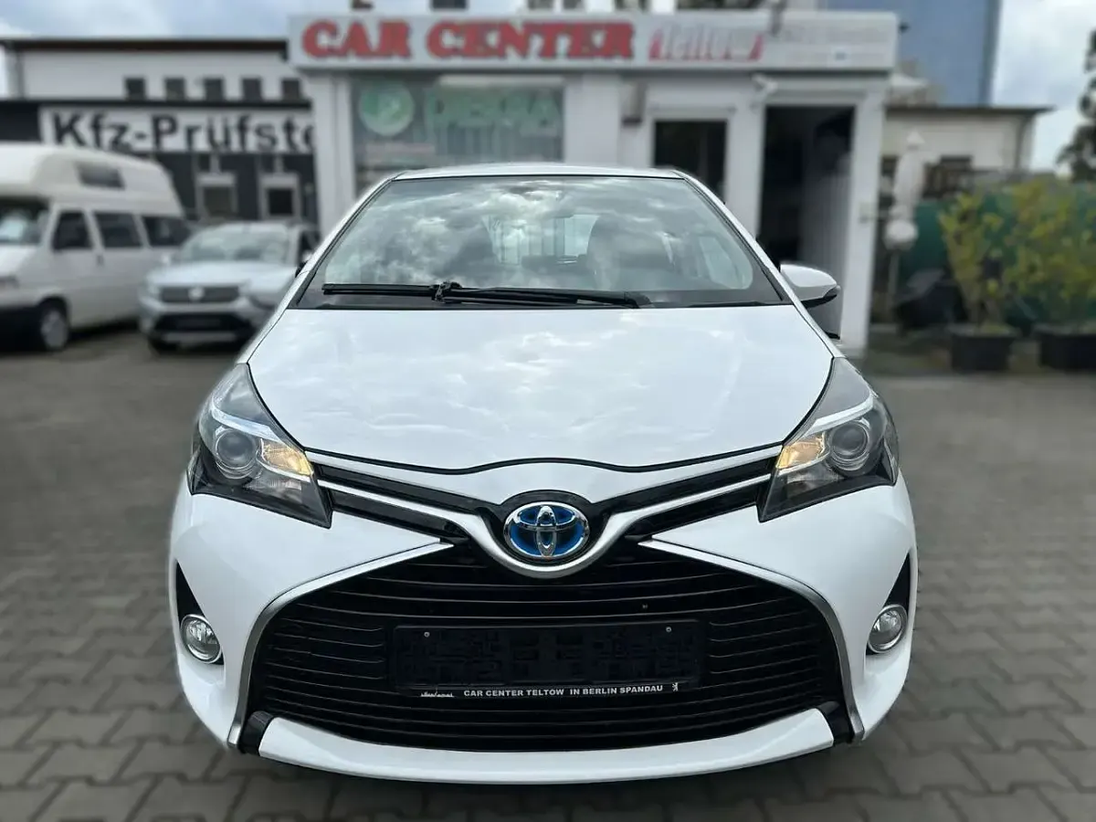 Gebraucht Toyota Yaris Edition-S 75 PS (55 kW) 2016 Super (pure) white ii Kleinwagen