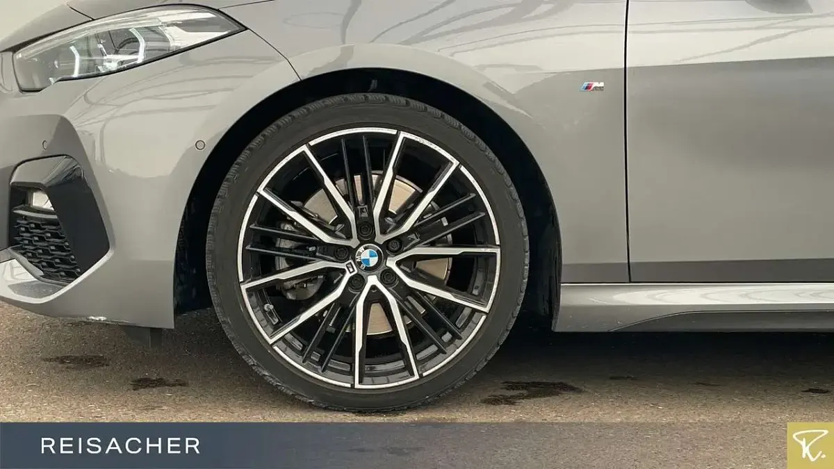 Gebraucht BMW 220 M Sport 192 PS (141 kW) 2022 Skyscraper grau metallic Coupé