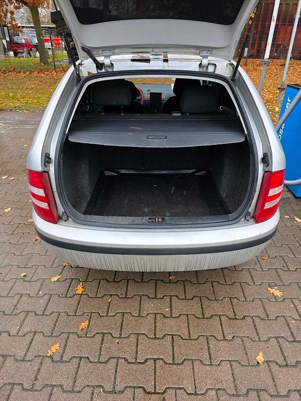 Silber Gebraucht 2006 Skoda Fabia Kombi | 1.000 € (Fairer Preis) - Bild 1/4
