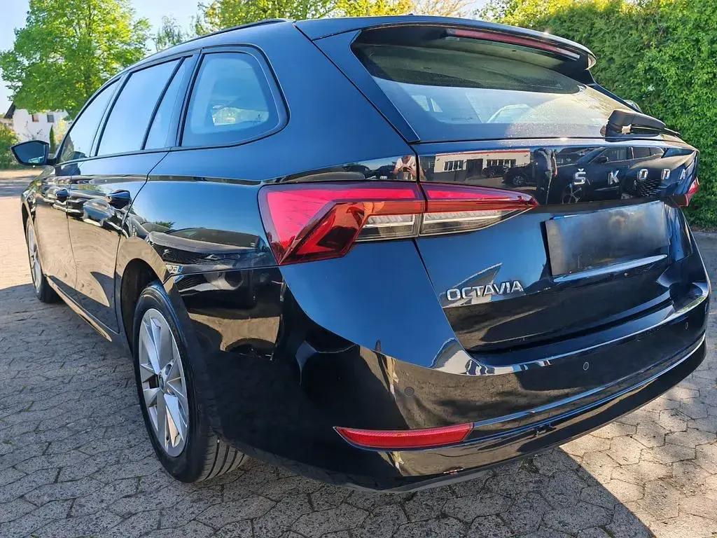 Usata Skoda Octavia Ambition 116 CV (85 kW) 2023 Nero Berlina