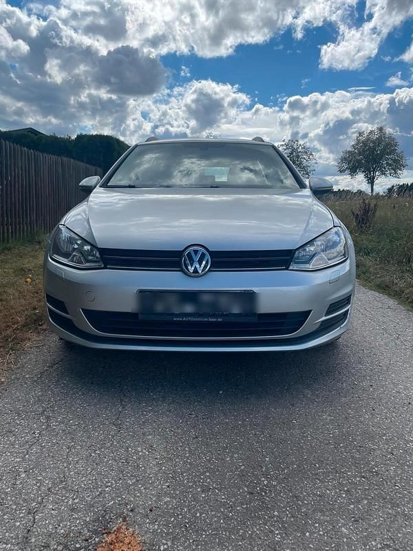 Silber Gebraucht 2016 VW Golf VII Kombi | 6.500 € (Superpreis) - Bild 1/4