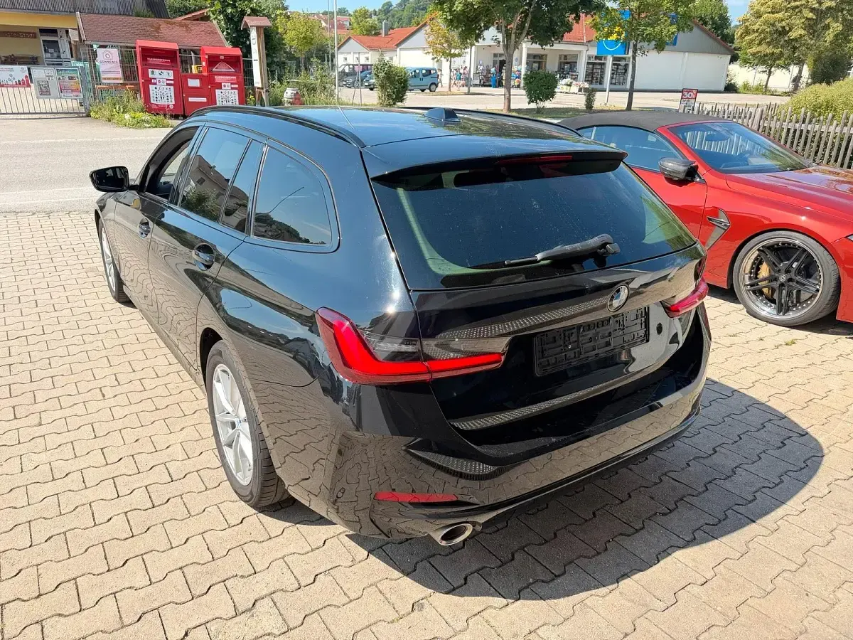 Gebraucht BMW 320 190 PS (139 kW) 2023 Schwarz Kombi