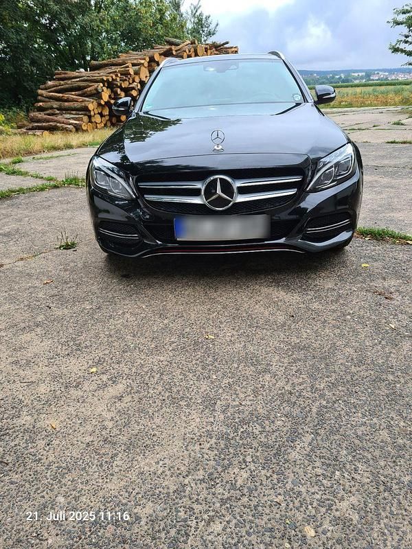 Schwarz Gebraucht 2015 Mercedes C250 Avantgarde Kombi | 22.990 € (Teuer) - Bild 1/4