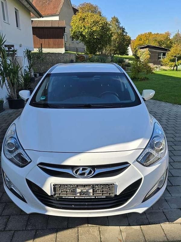 Gebraucht Hyundai i40 Edition 135 PS (99 kW) 2013 Weiß Kombi