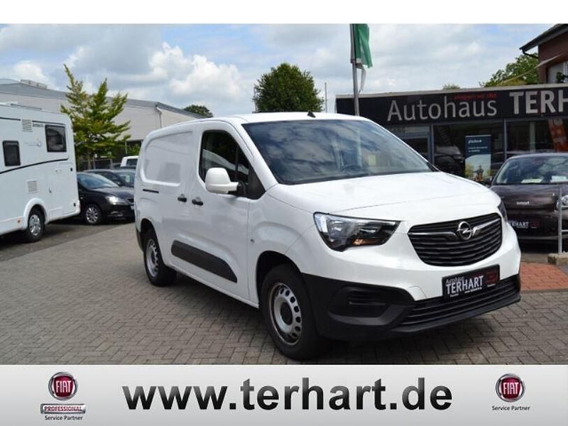 Weiss Gebraucht 2021 Opel Combo Van / Kleinbus | 14.790 € (Fairer Preis) - Bild 1/4