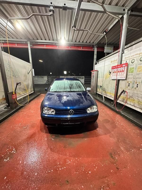 Gebraucht VW Golf IV 75 PS (55 kW) 2002 Kleinwagen