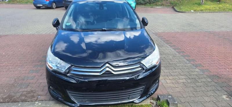 Gebraucht Citroën C4 SELECTION 95 PS (69 kW) 2012 Limousine